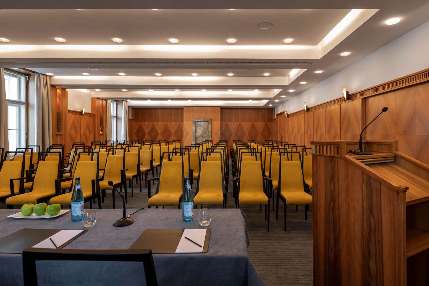 Parkhotel Laurin, WorldHotels Elite 21/26