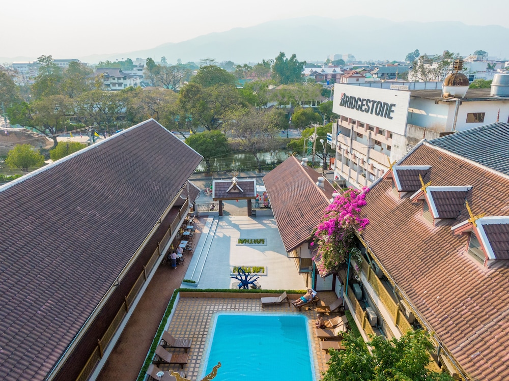 Collection O Khu Mueang near Tha Phae Gate formerly Lai Thai Guesthouse 38/64