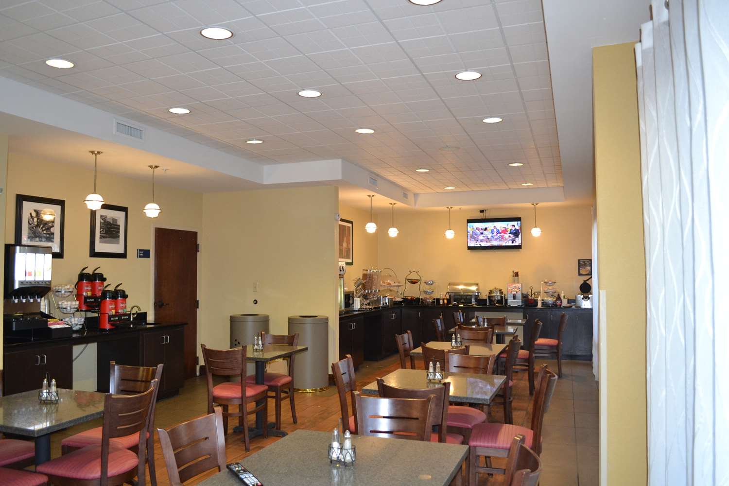 Days Inn by Wyndham Laurel MS 8/14