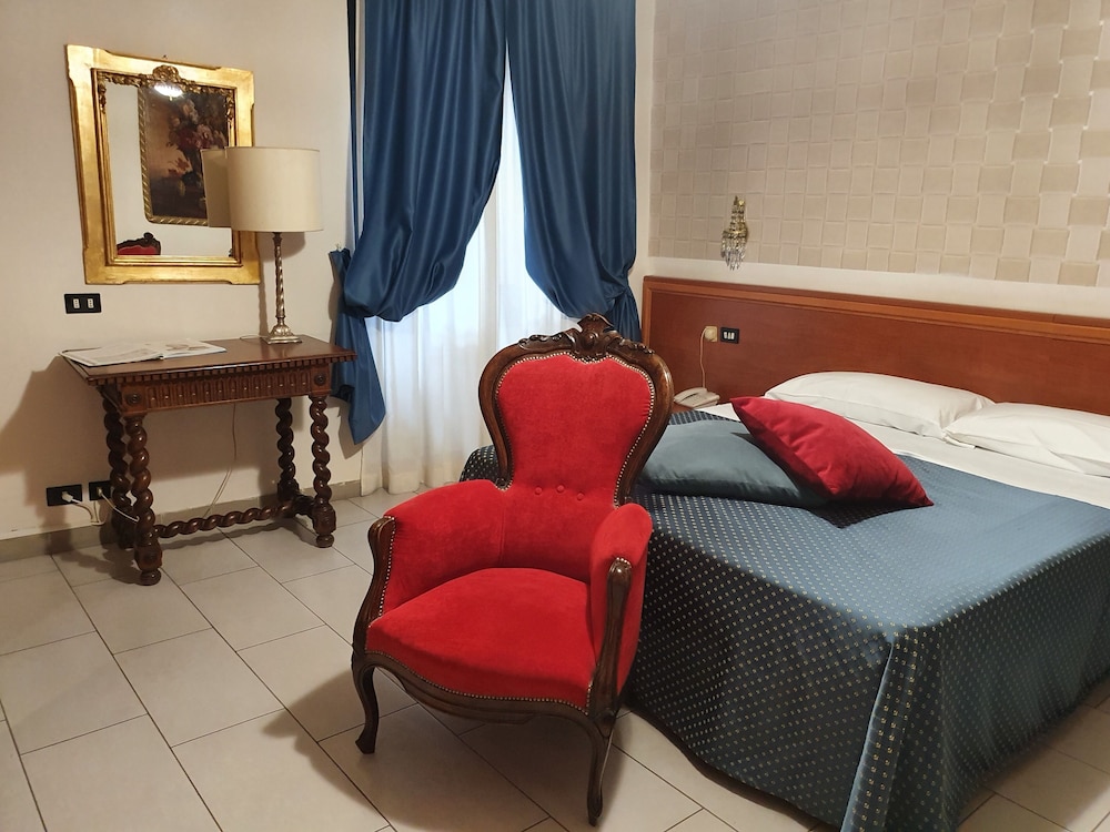ROOM, TRIPLE