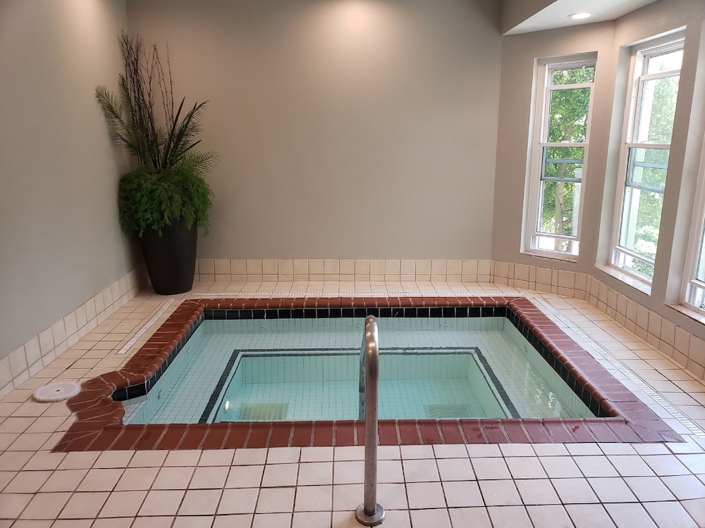 Club Hotel Nashville Inn Suites 28/67
