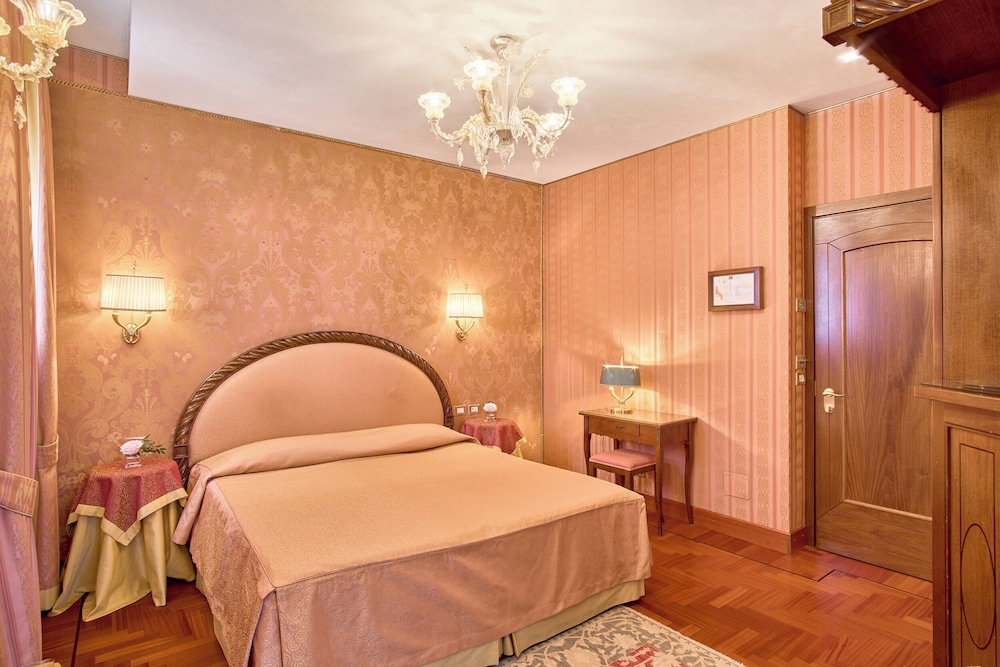 Palazzo Stern Hotel 59/88