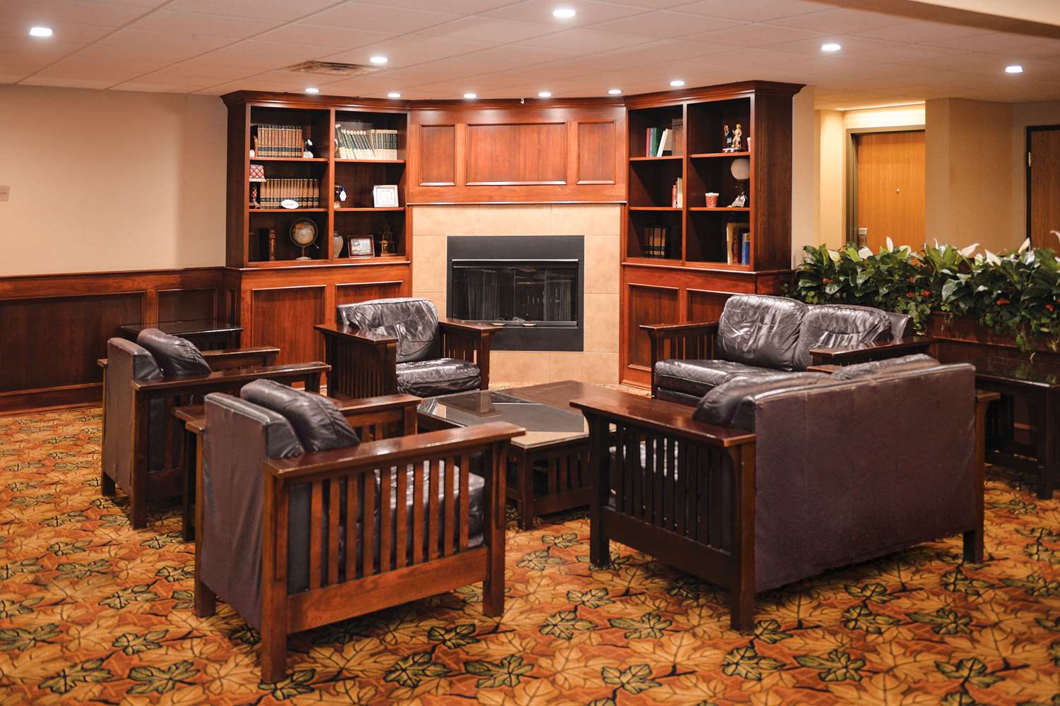 Quality Inn and Suites Ames Conference Center Near ISU Campus 26/48