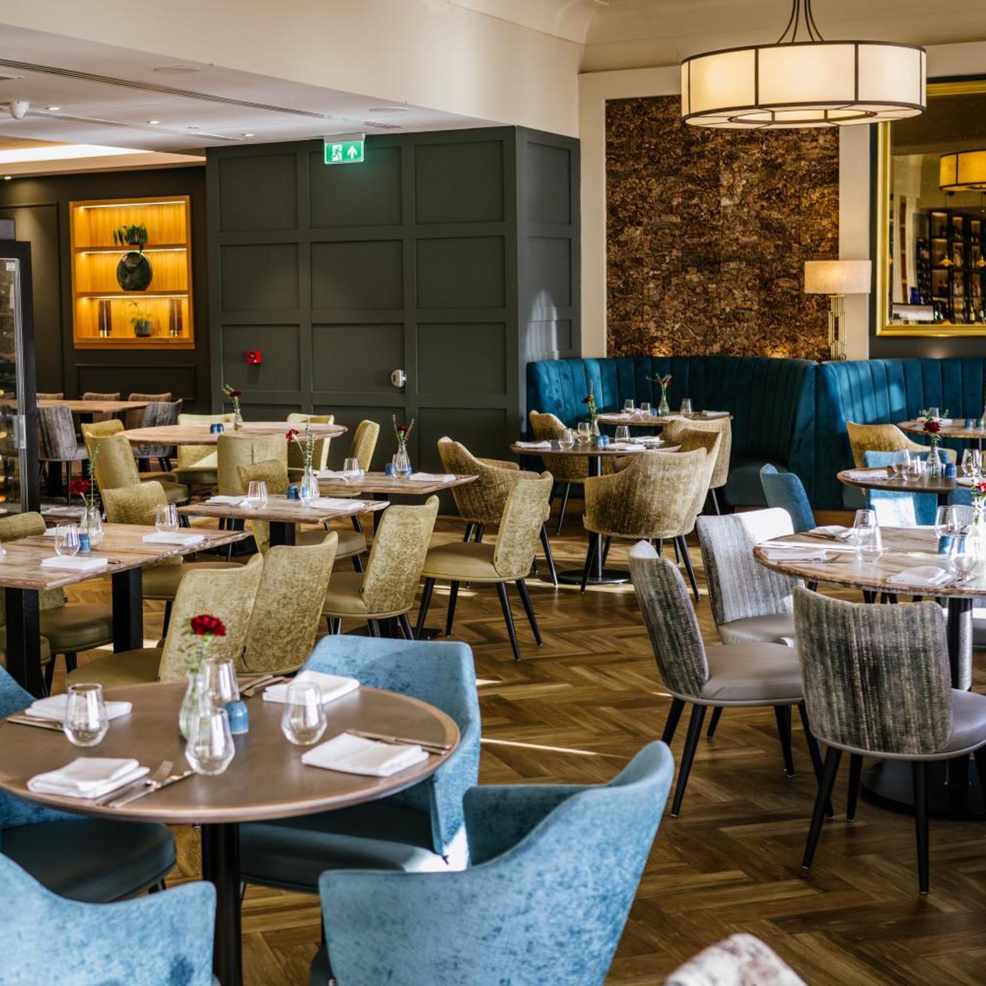 Clifton Arms Hotel 42/58