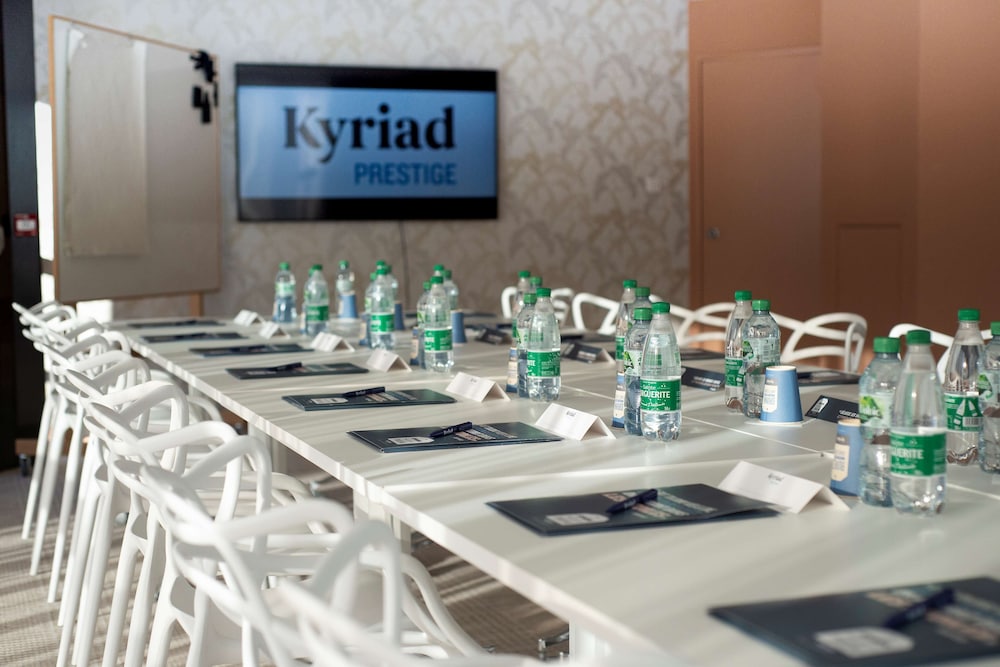 KYRIAD PRESTIGE CLERMONT FERRAND 64/76