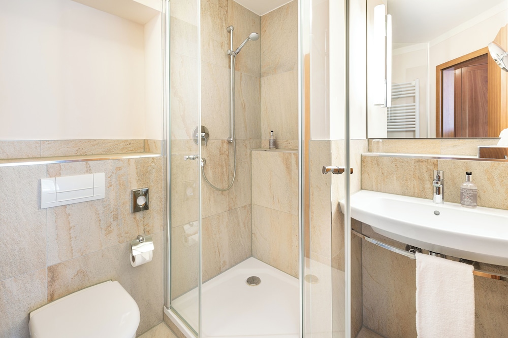 Hotel Bayerischer Hof. 28/31