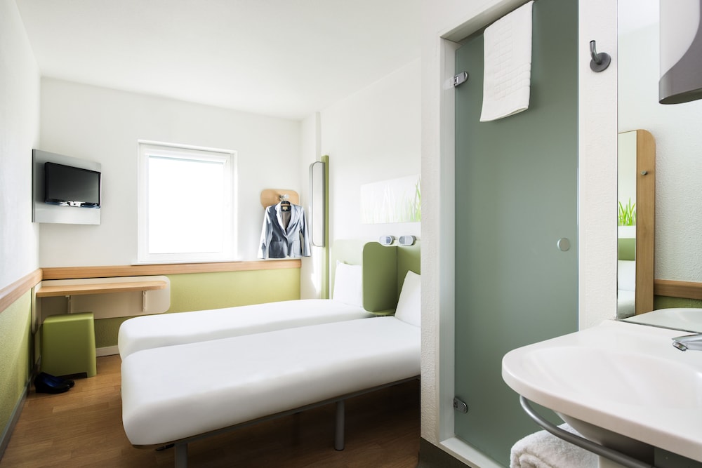 Ibis Budget Leeds Centre Crown Point Road 22/63