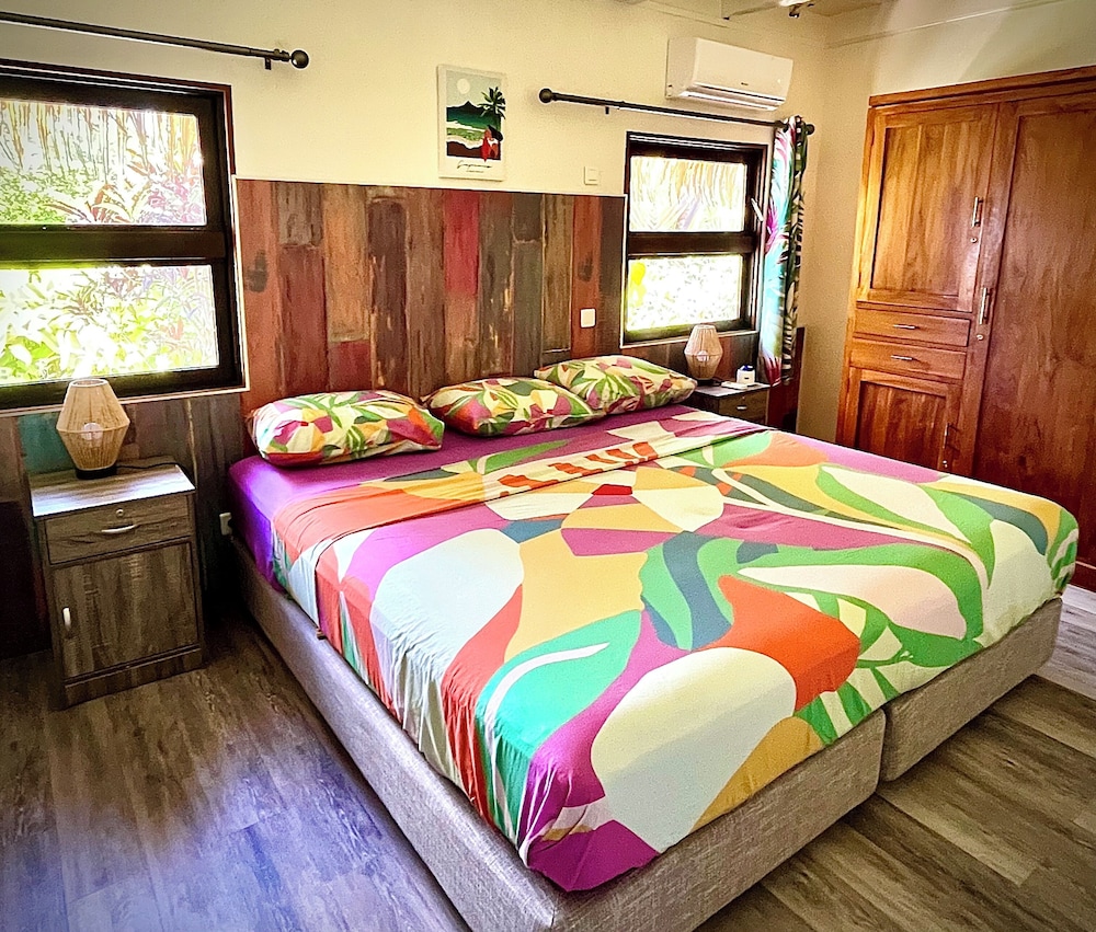 Suite, Queen and Twin Beds, Beach Side
