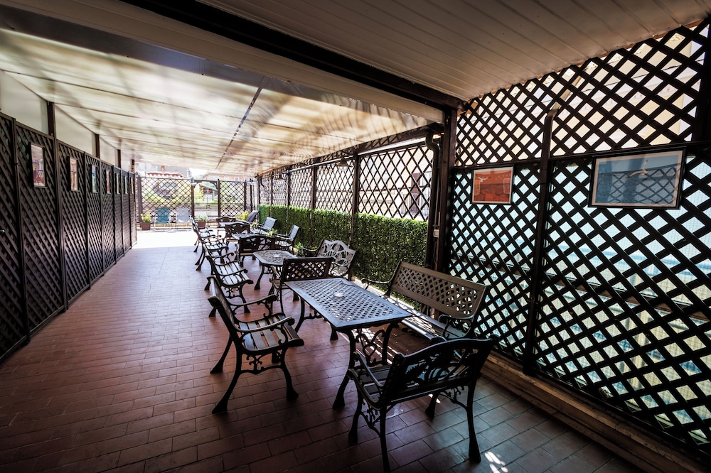 Adriatic Hotel 35/43