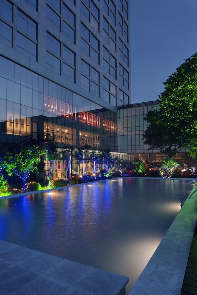 Grand Mercure Shanghai Century Park Hotel 52/54