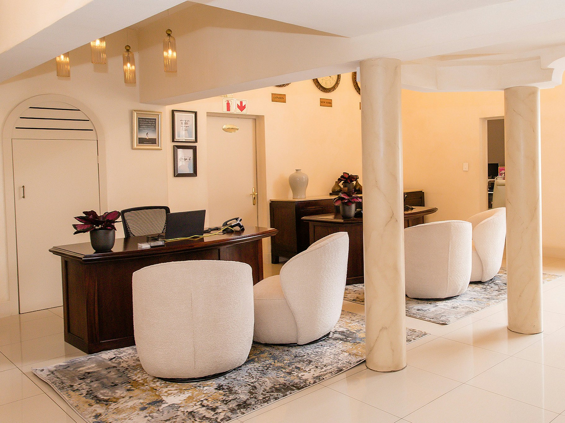 10 2nd Avenue Boutique Hotel 10/56