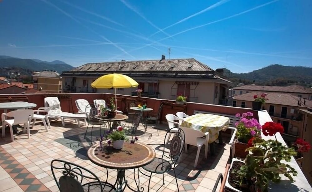 Hotel Villa Rosa 4/40