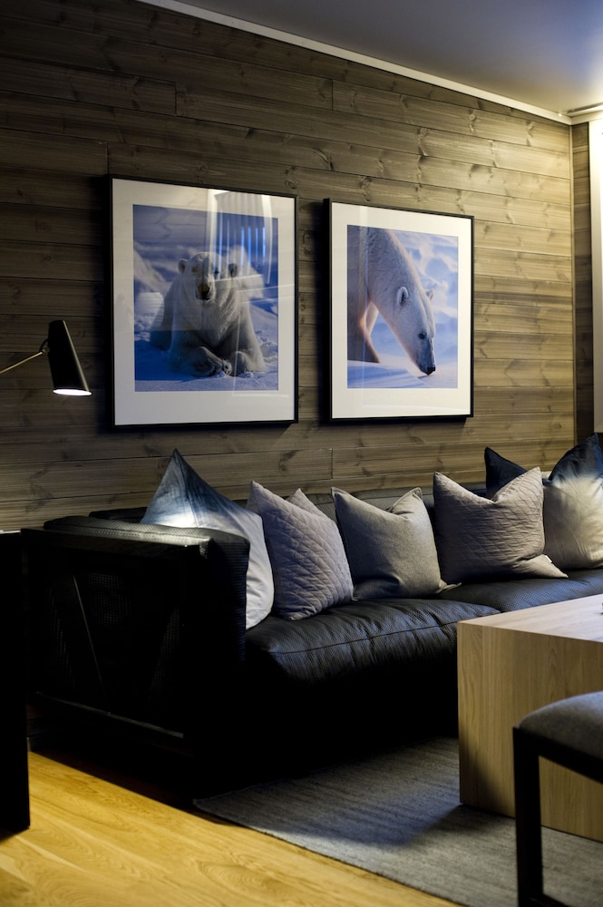 Svalbard Hotel 24/41
