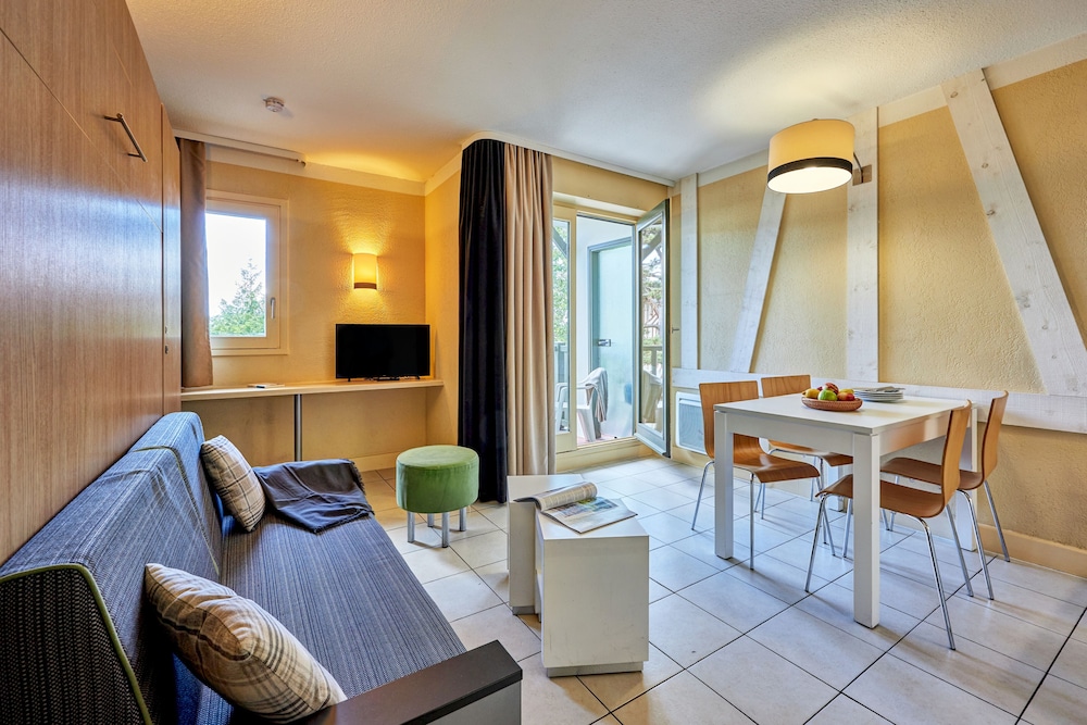 PIERRE AND VACANCES RESIDENCE LES EMBRUNS(FORMERLY RESIDENCE LES EMBRUNS) 15/49