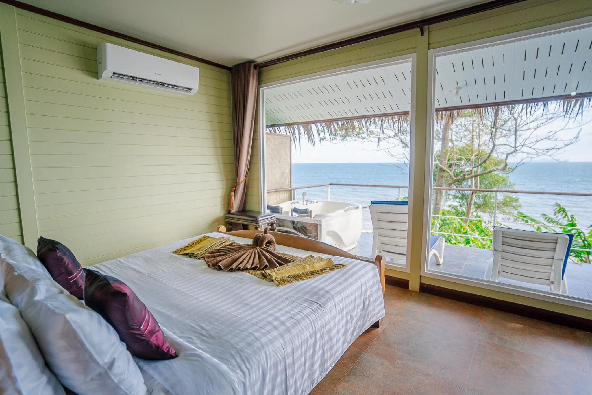 Deluxe, Villa, Beach Front, Hot Tub