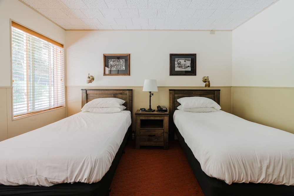 Village, Twin Beds
