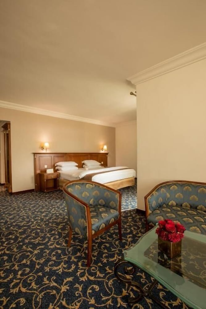 Bristol Hotel Amman 48/50