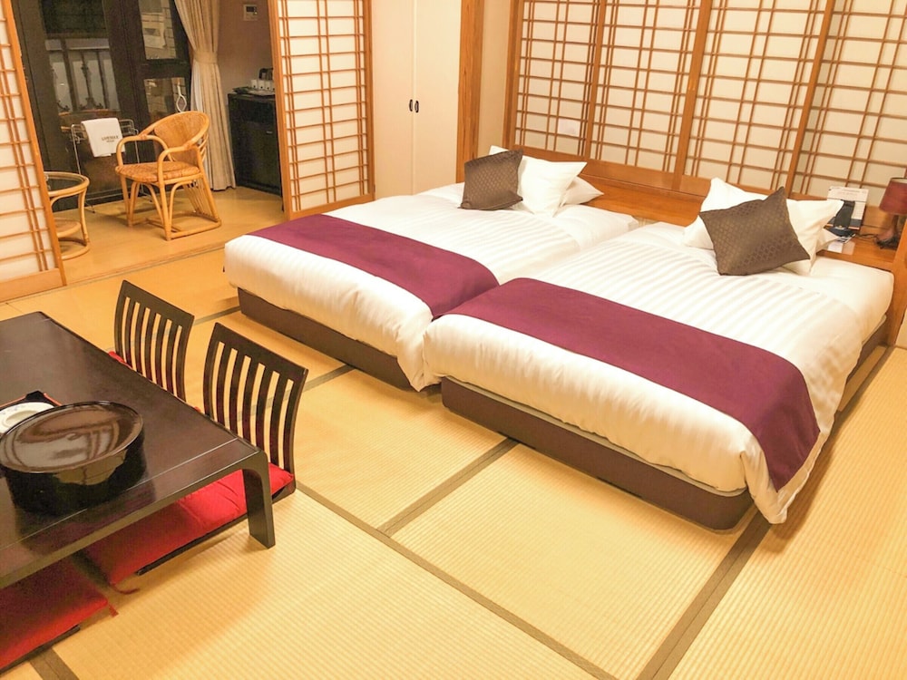 Connecting, Junior Suite, Traditional, Twin Beds, 2 Futon Beds, Outdoor Bath, Terrace، Livemax Resort Jyogasaki-Kaigan 3/7