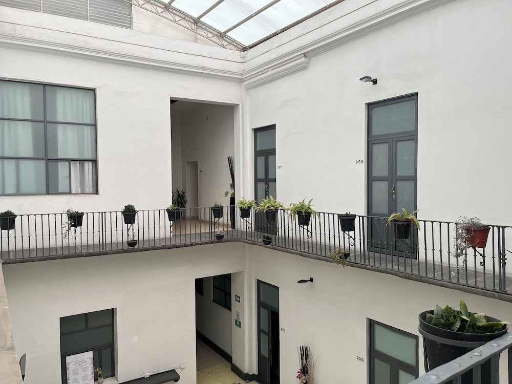 Hotel Alhaja 6/50