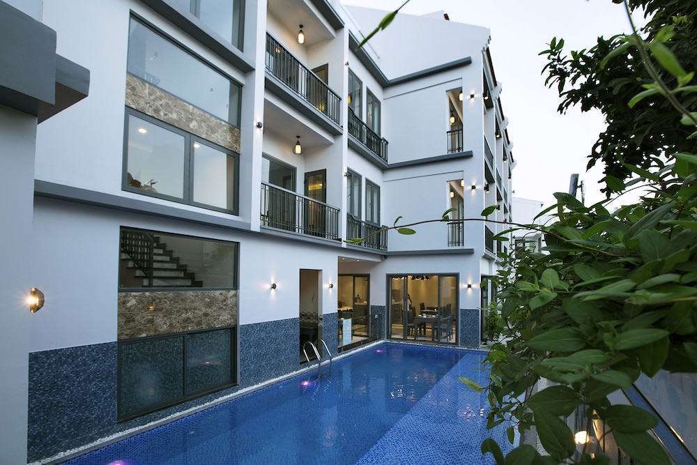 Ivy Villa 4/49