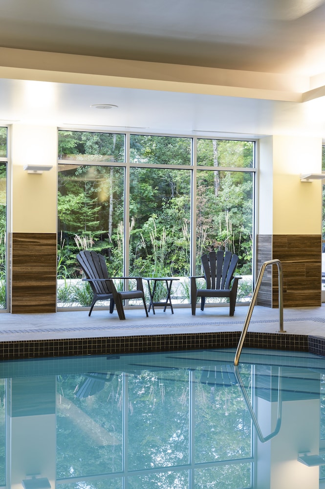 Fairfield Inn & Suites by Marriott North Bay 23/50