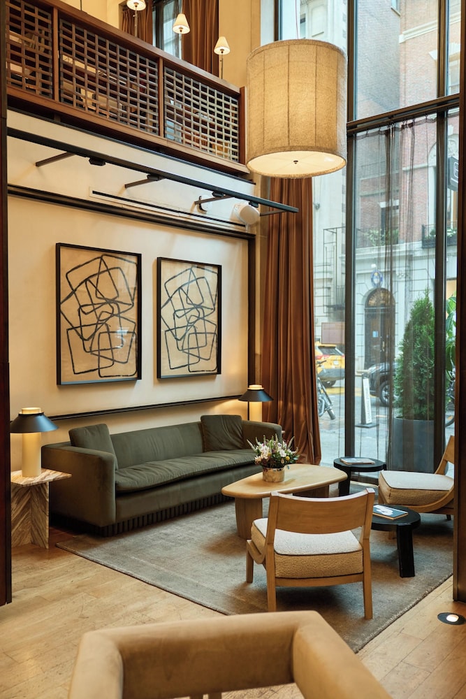 Chambers Hotel 53/70