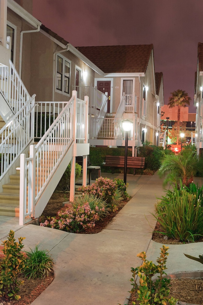 Residence Inn Anaheim Placentia Fullerton 3/50