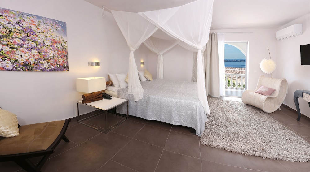 Pantokrator Hotel 47/50