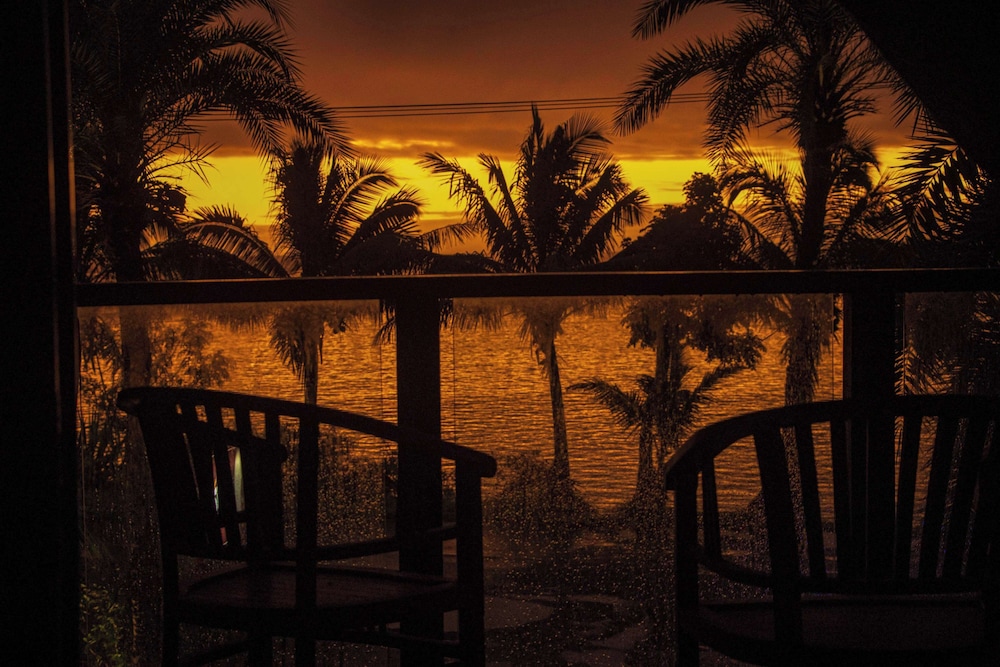 Ramada Suites by Wyndham Seafront Coral Coast 60/60