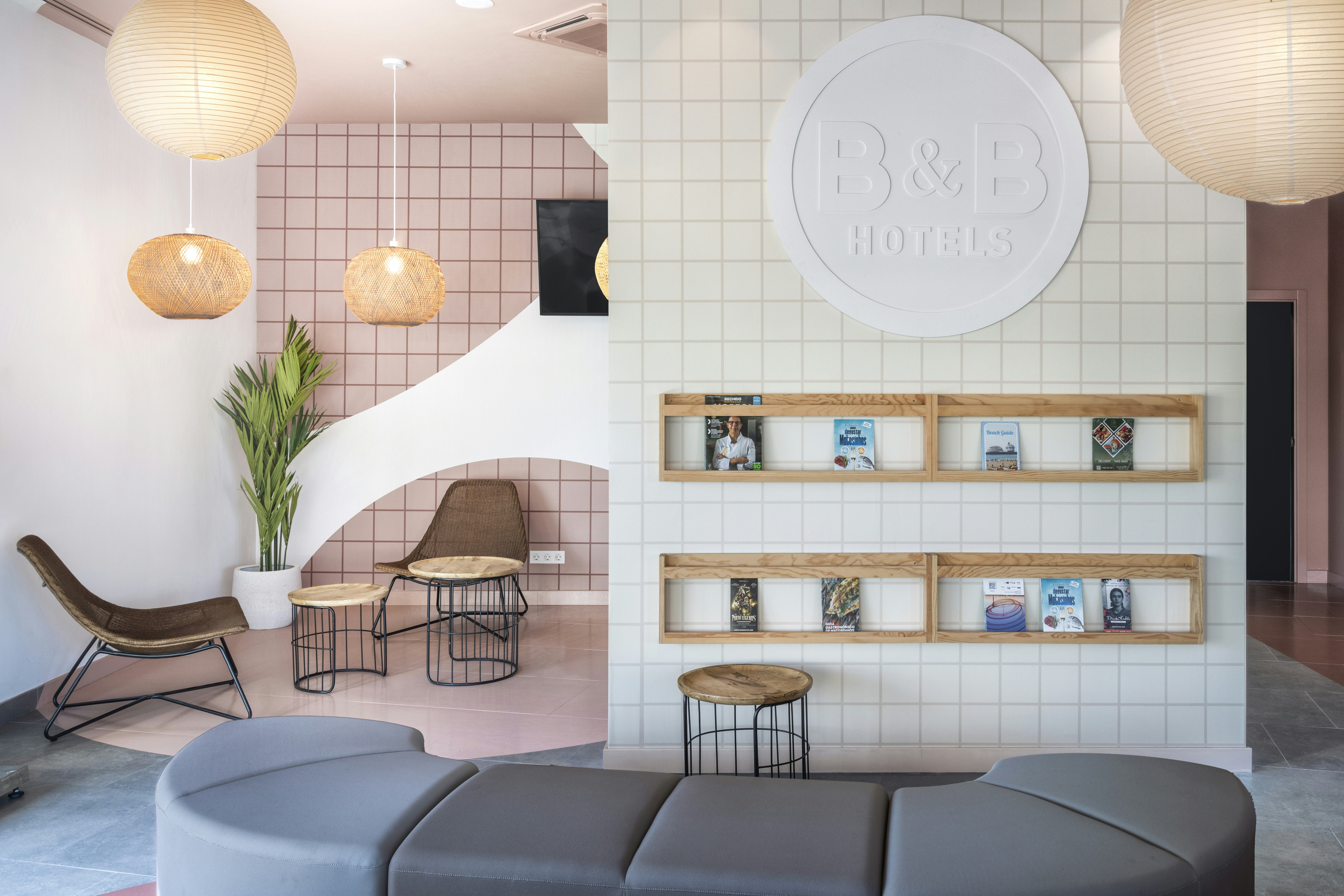 Lobby at B&B HOTEL Porto Expo Aeroporto, MATOSINHOS