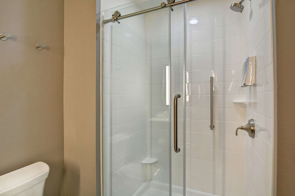 استوديو بسريرين كوين لذوي الإعاقة، Home2 Suites by Hilton Bedford DFW West 2/4