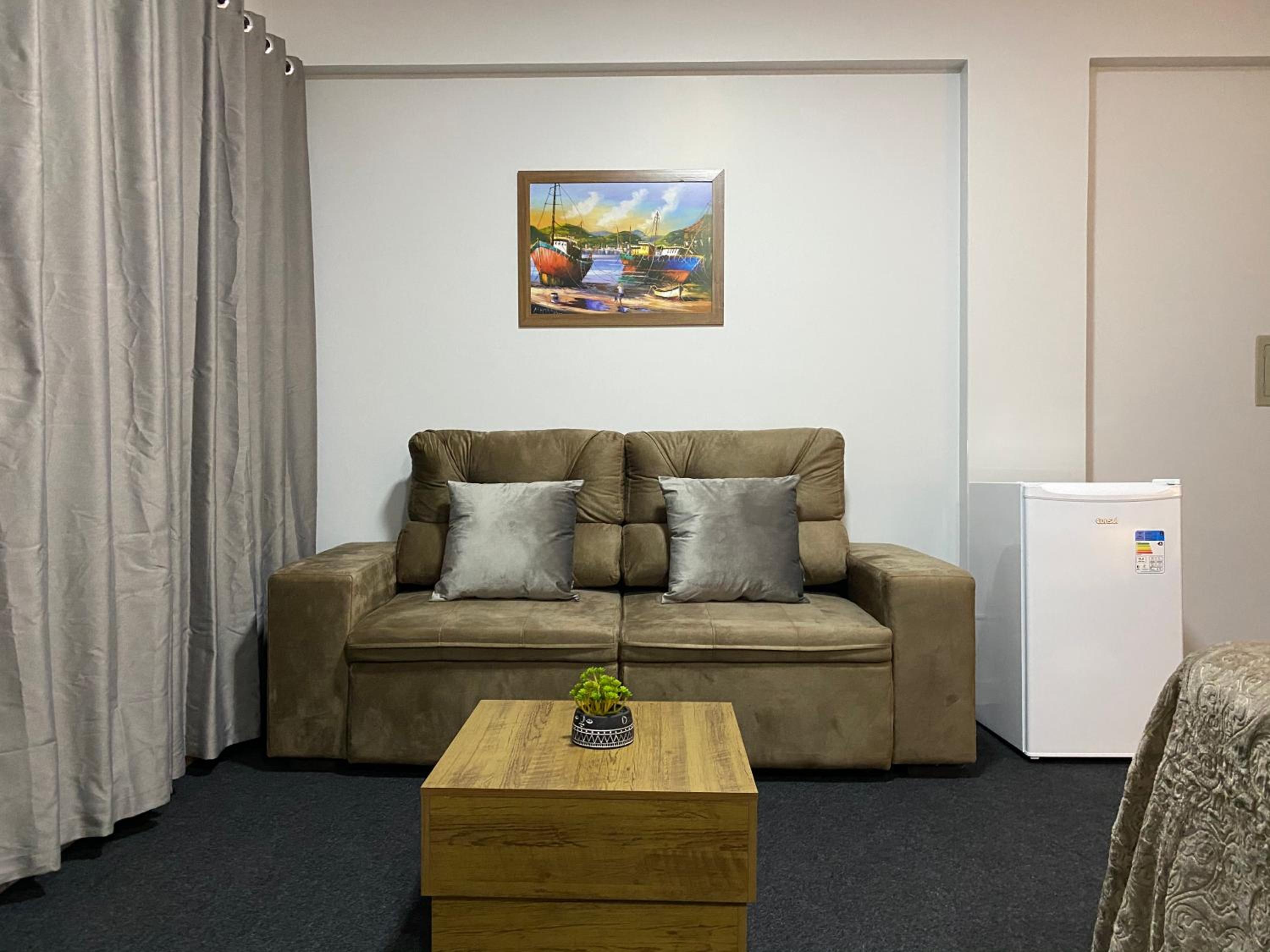 Quarto Luxo Silver 14/14