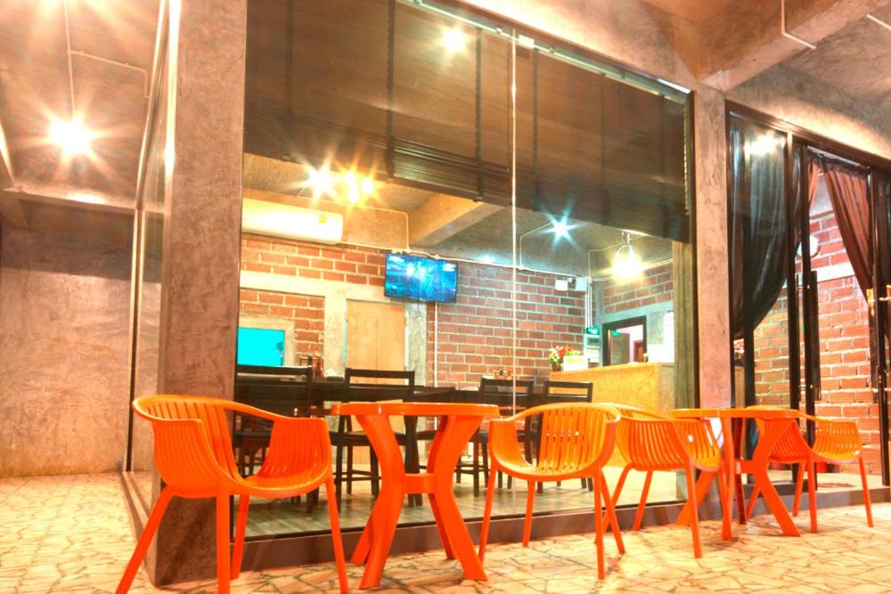 The Aireen Hotel 33/41