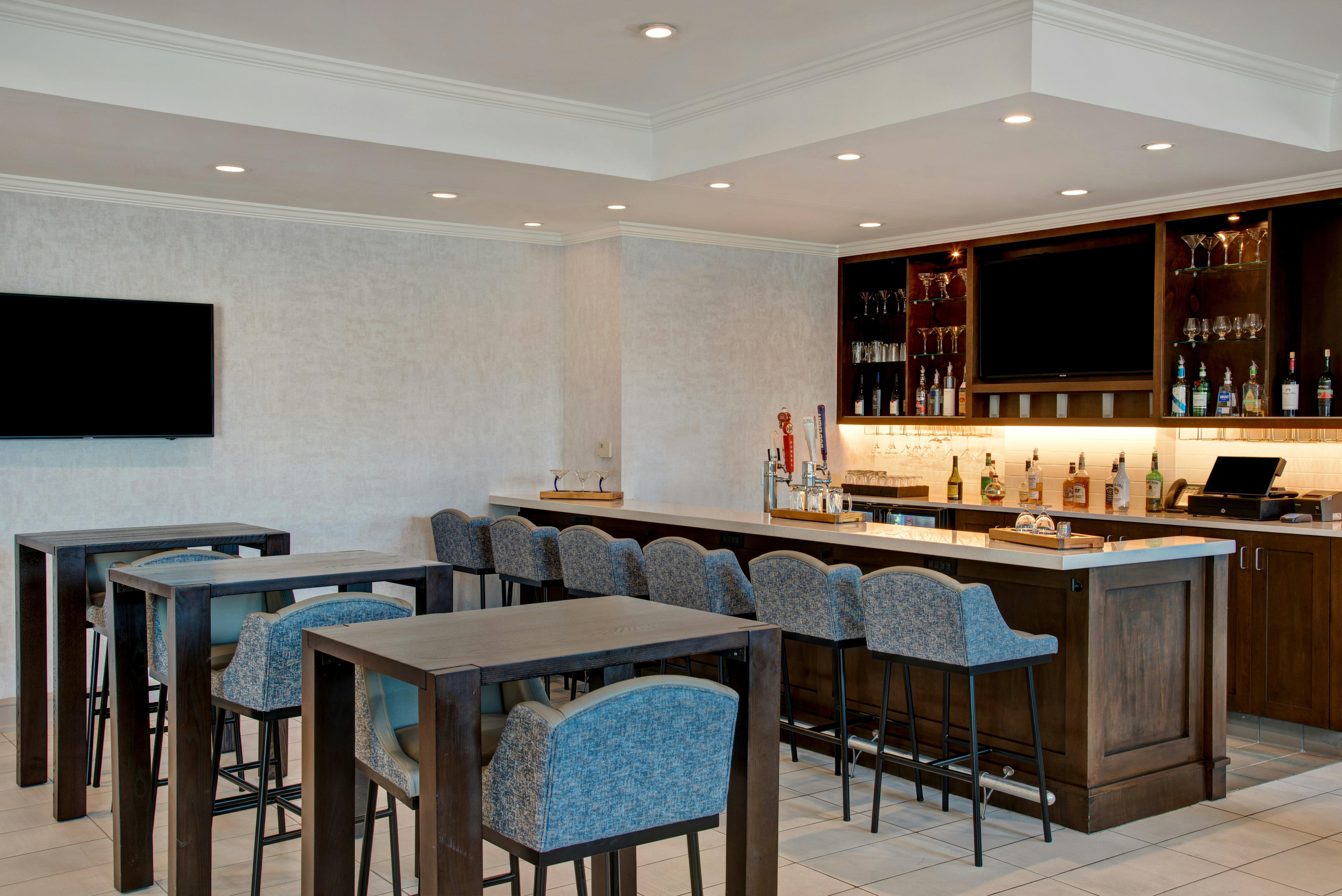 Hilton Garden Inn Kansas City-Kansas 15/25