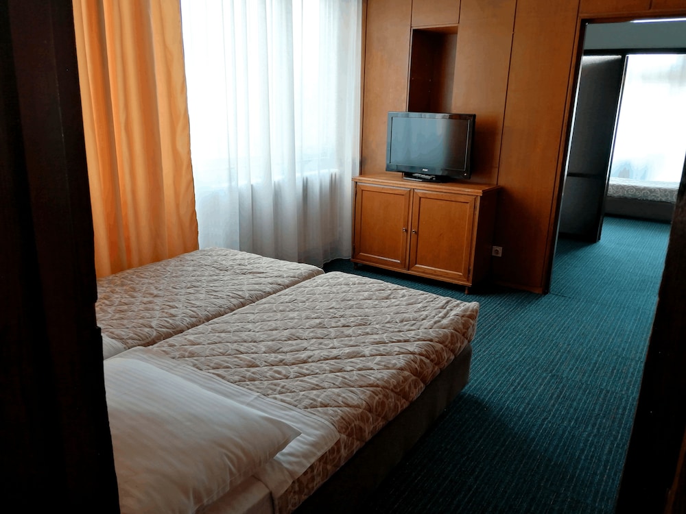 Slavija Hotel 7/32