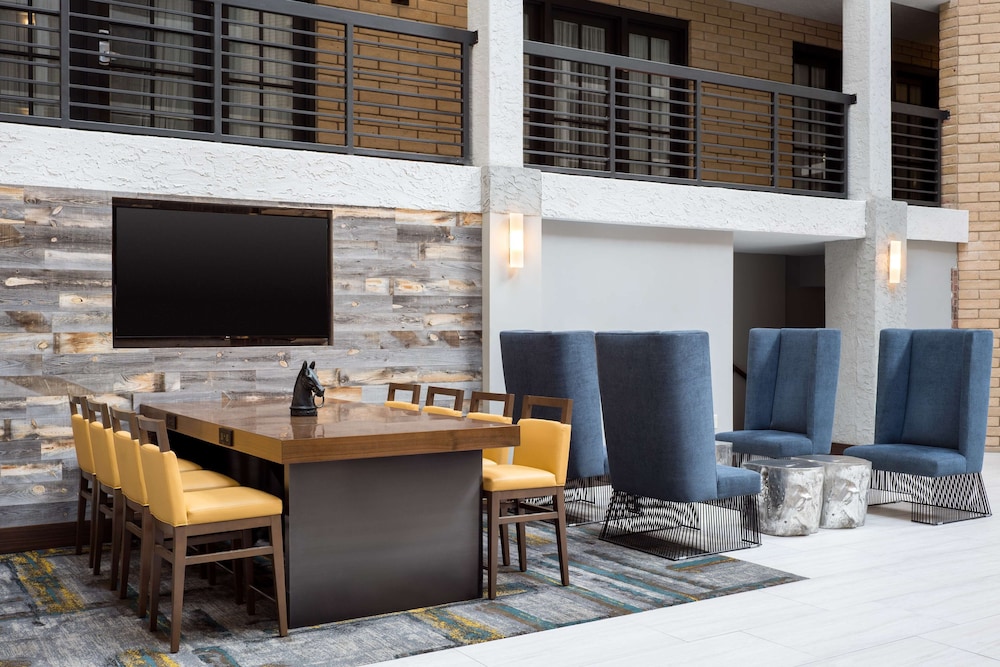 Embassy Suites Austin Central 54/67