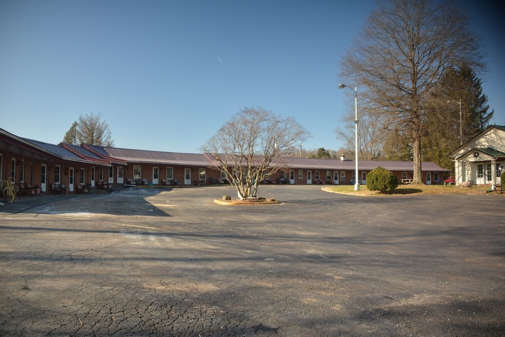 Americas Best Value Inn 39/45