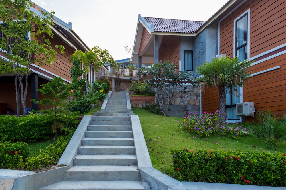 360 Resort Sihanoukville 61/69