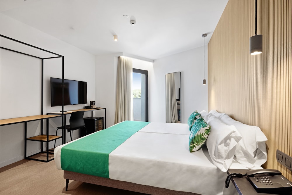 STANDARD, DOUBLE BED, BALCONY