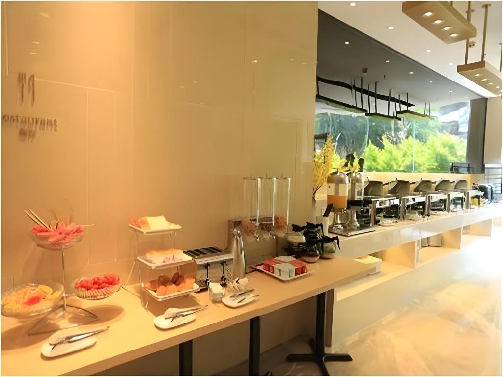 Lavande Hotel (Xiamen Zhongshan Road Pedestrian Street, Zhenhai Road Metro Station) 55/61
