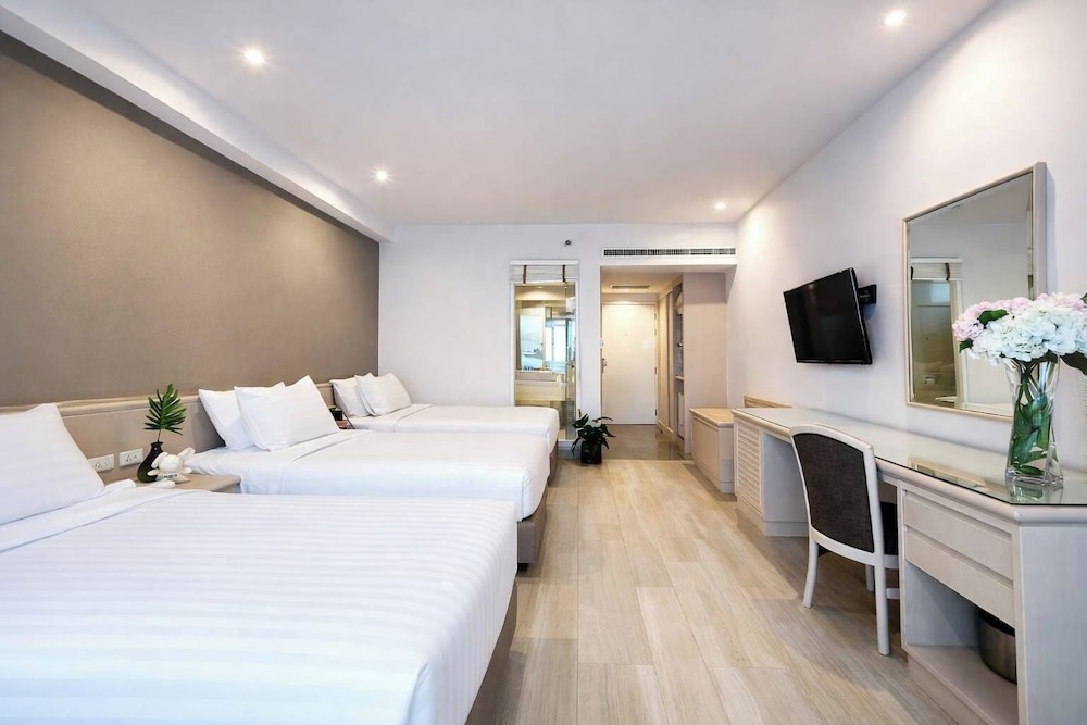 ROOM, TRIPLE