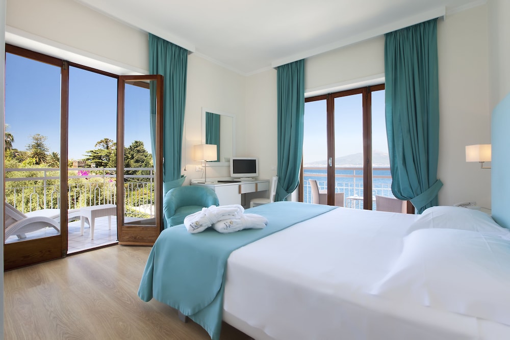 Hotel Regina Sorrento 34/72