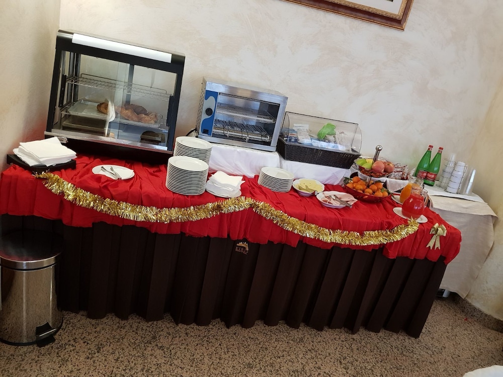 Kiris Hotel 2/23