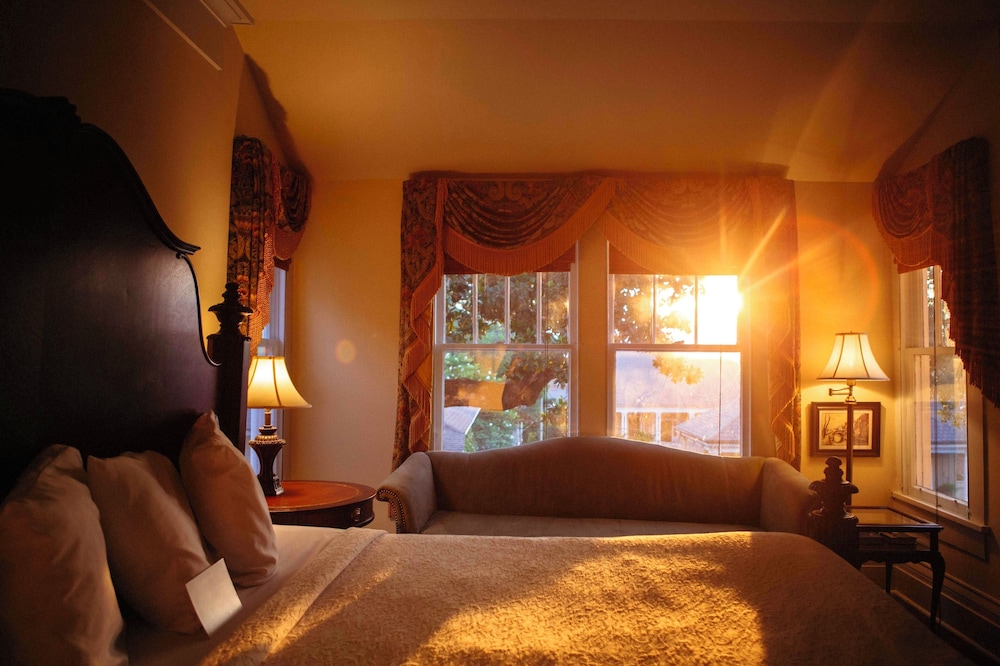 Anchuca Historic Mansion & Inn 27/49