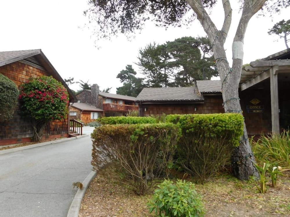 Pacific Gardens Inn 58/64