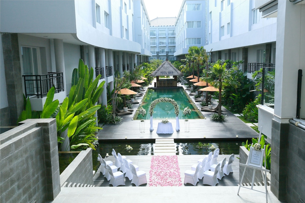 b Hotel Bali & Spa 67/73