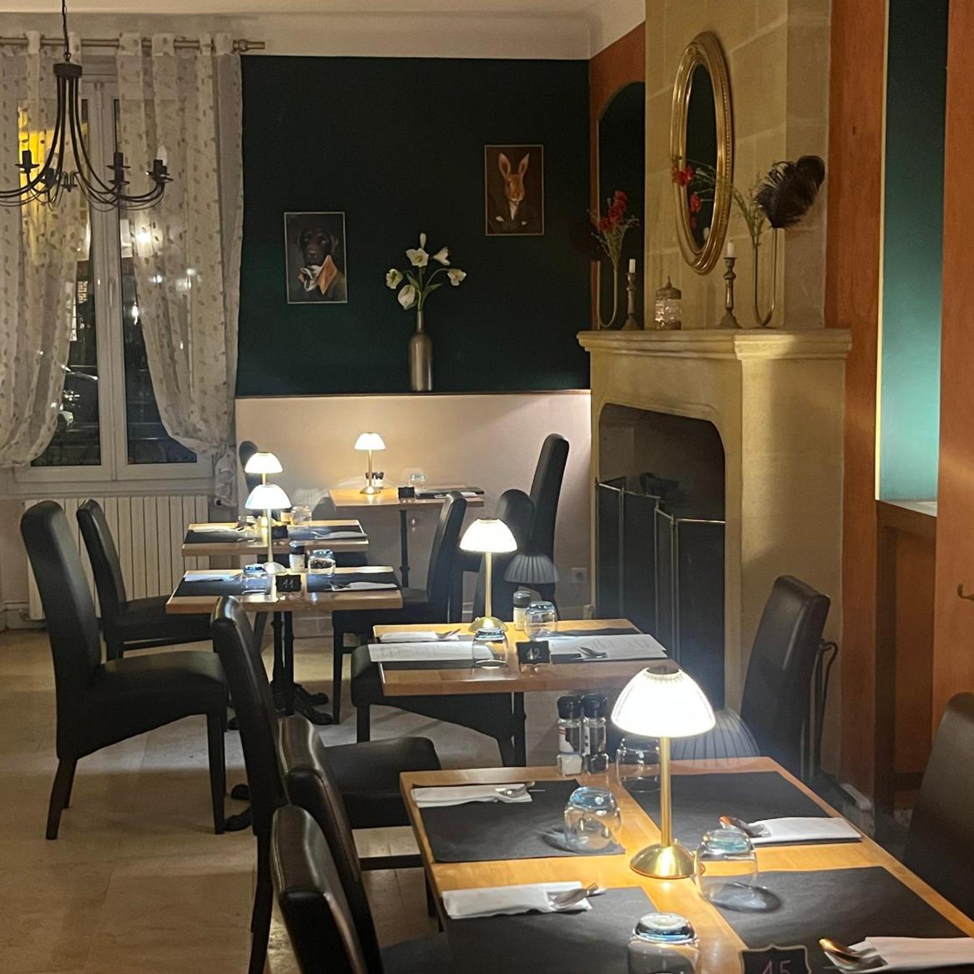 HOTEL LE CYGNE 34/50