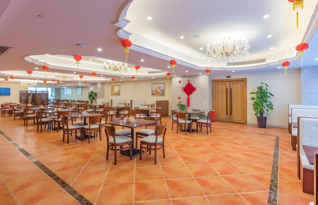 Vienna International Hotel (Zhongshan North Station) 46/57
