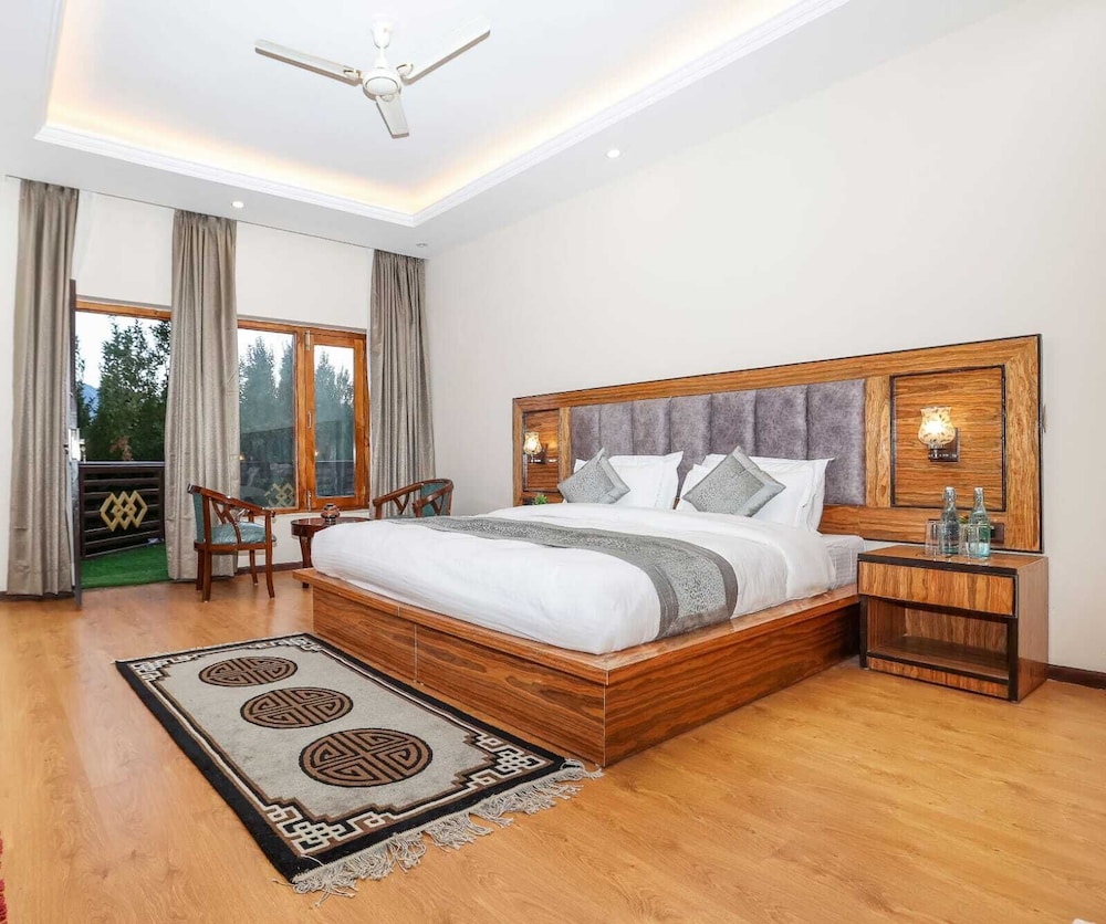 FAMILY SUITE, 2 DOUBLE BEDS