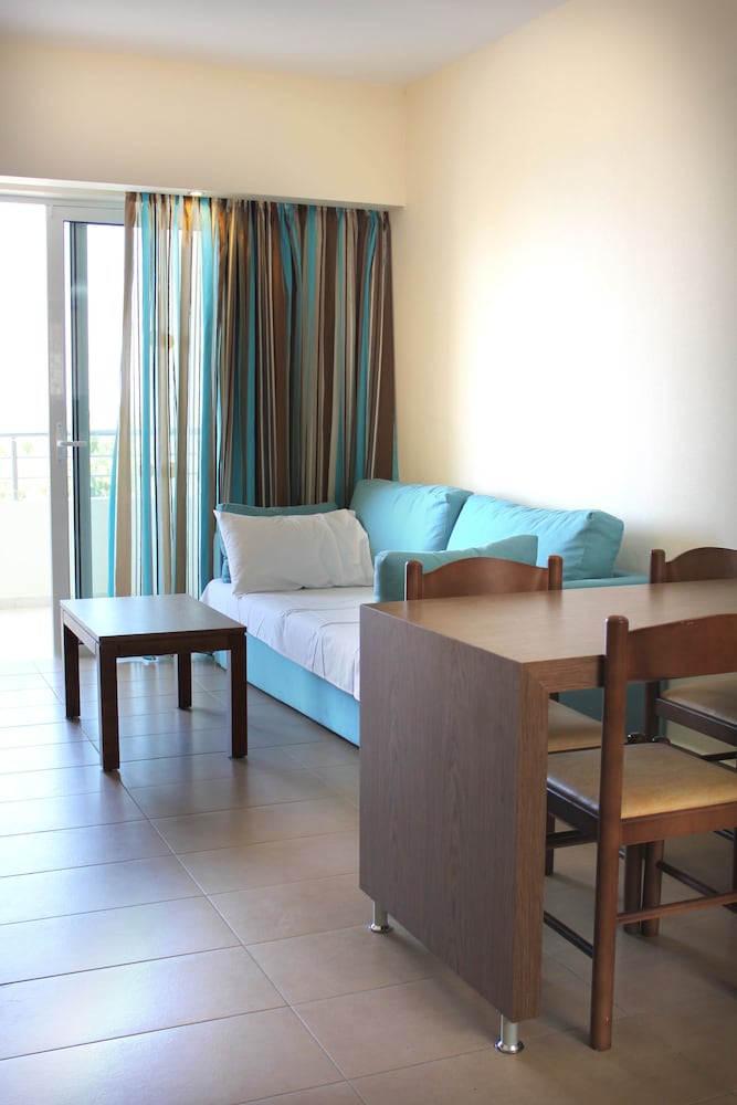 Sea Melody Beach Hotel And Apartments 10/35